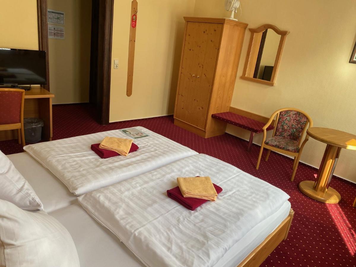Hotel garni Am Dippeplatz Quedlinburg Esterno foto