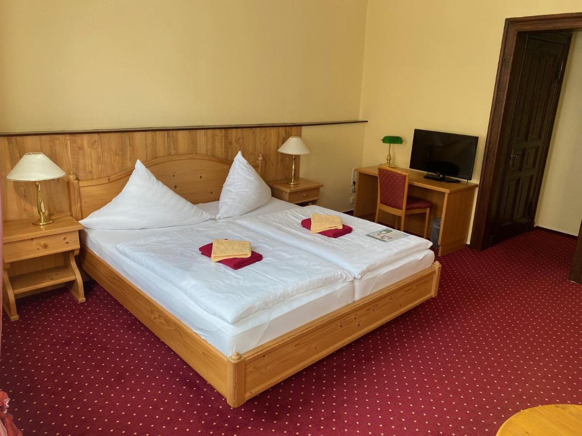 Hotel garni Am Dippeplatz Quedlinburg Esterno foto
